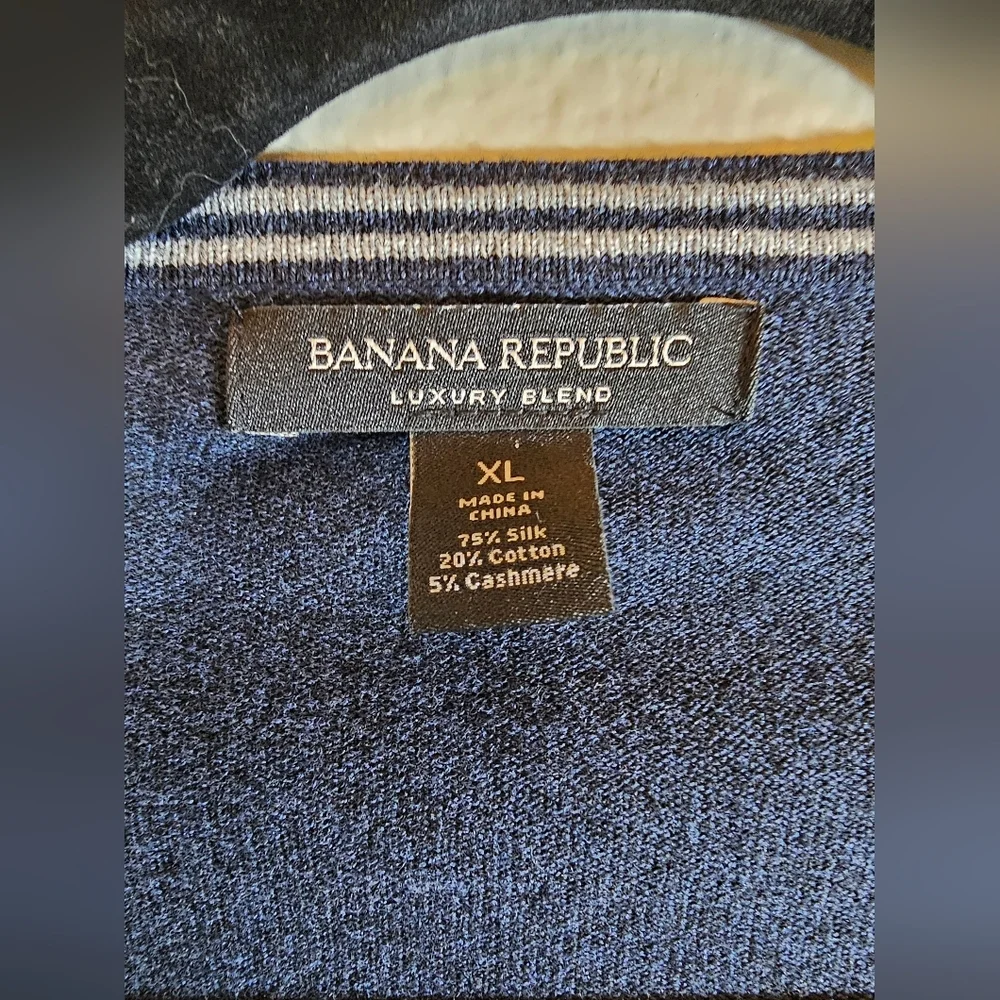 Banana Republic Sweater Mens XL Blue V Neck Cashmere Silk Luxury Blend - Picture 3 of 6